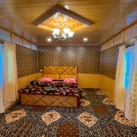 فندق Hb Nancy Group Of Houseboats Srīnagar المظهر الخارجي الصورة