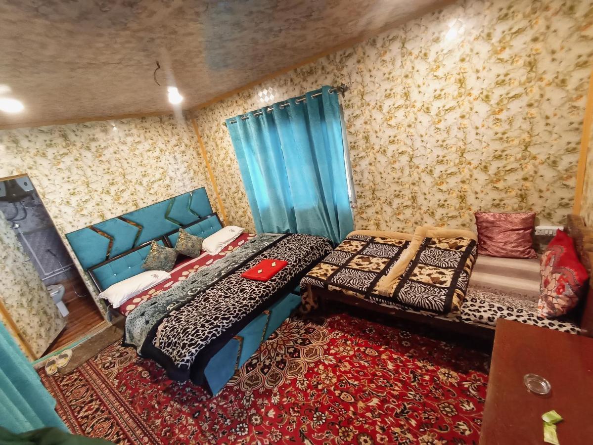 فندق Hb Nancy Group Of Houseboats Srīnagar المظهر الخارجي الصورة