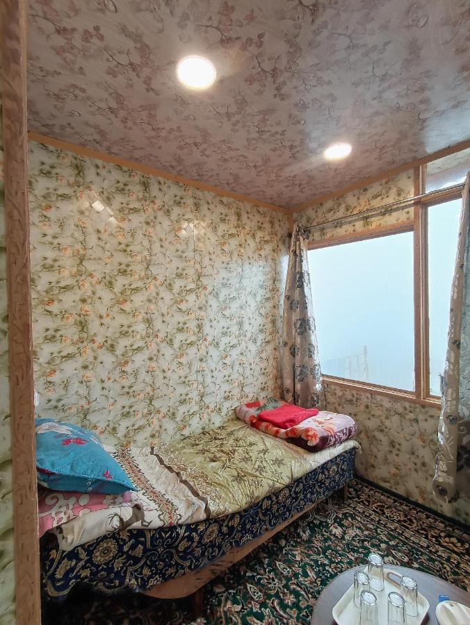 فندق Hb Nancy Group Of Houseboats Srīnagar المظهر الخارجي الصورة