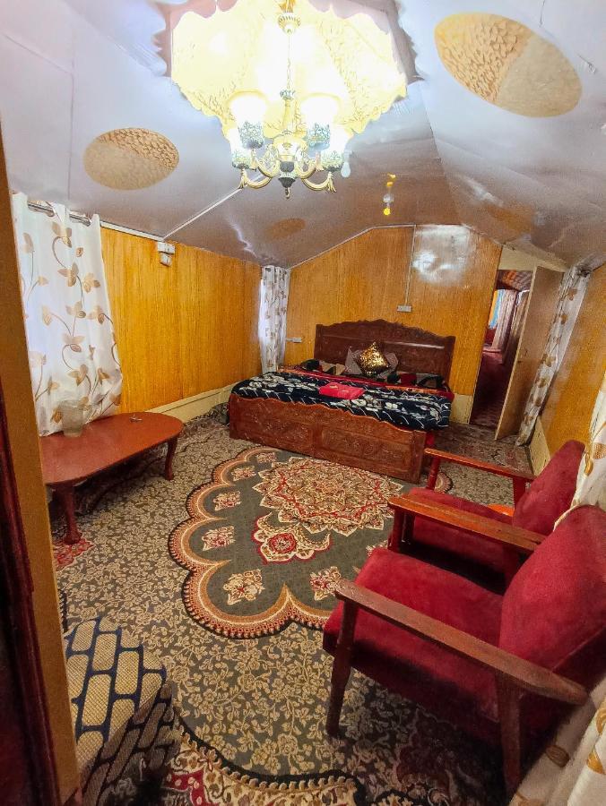 فندق Hb Nancy Group Of Houseboats Srīnagar المظهر الخارجي الصورة
