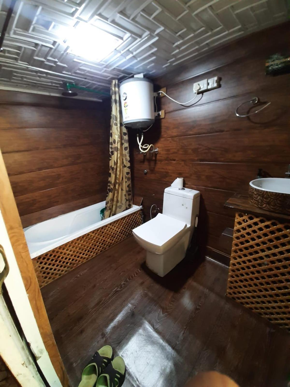 فندق Hb Nancy Group Of Houseboats Srīnagar المظهر الخارجي الصورة
