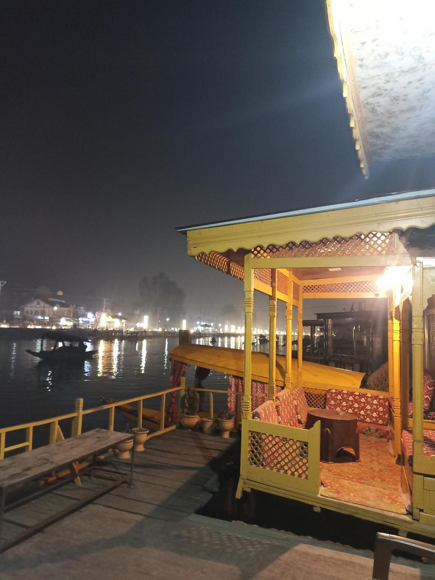 فندق Hb Nancy Group Of Houseboats Srīnagar المظهر الخارجي الصورة